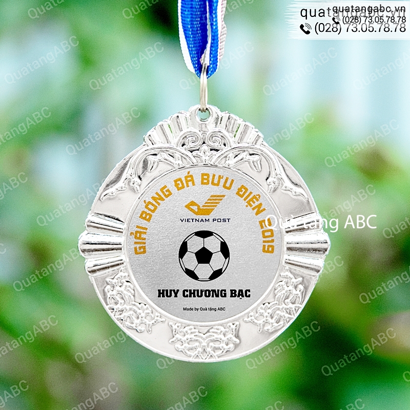INLOGO in huy chương cho giải bóng đá Bưu Điện 2019.