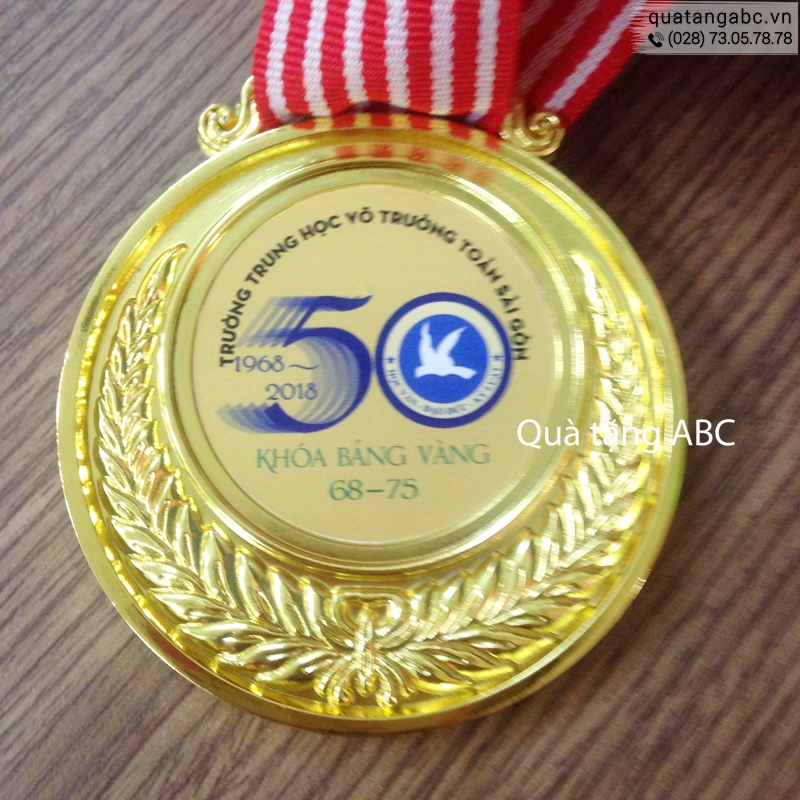 INLOGO làm huy chương cho trường Trung Học Võ Trường Toản Sài Gòn.
